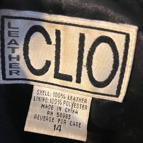 Cleo Women's Sleek Black Leather Jacket - Picture 2 of 8